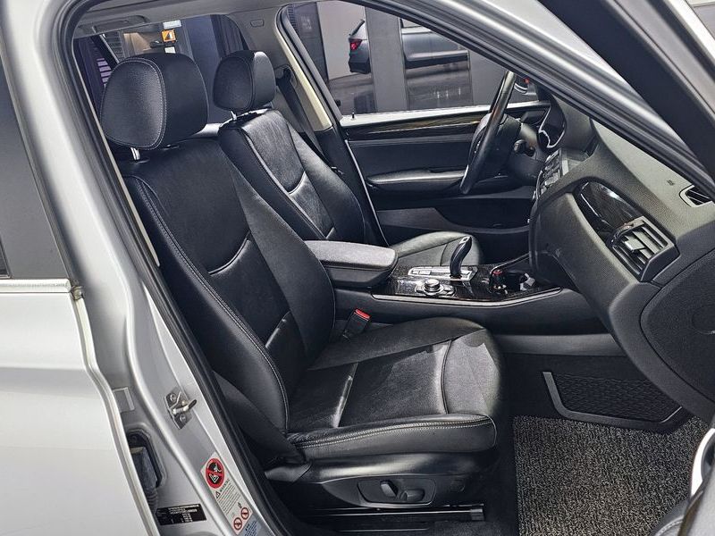 2012 BMW X3 xDrive 20d High photo 10