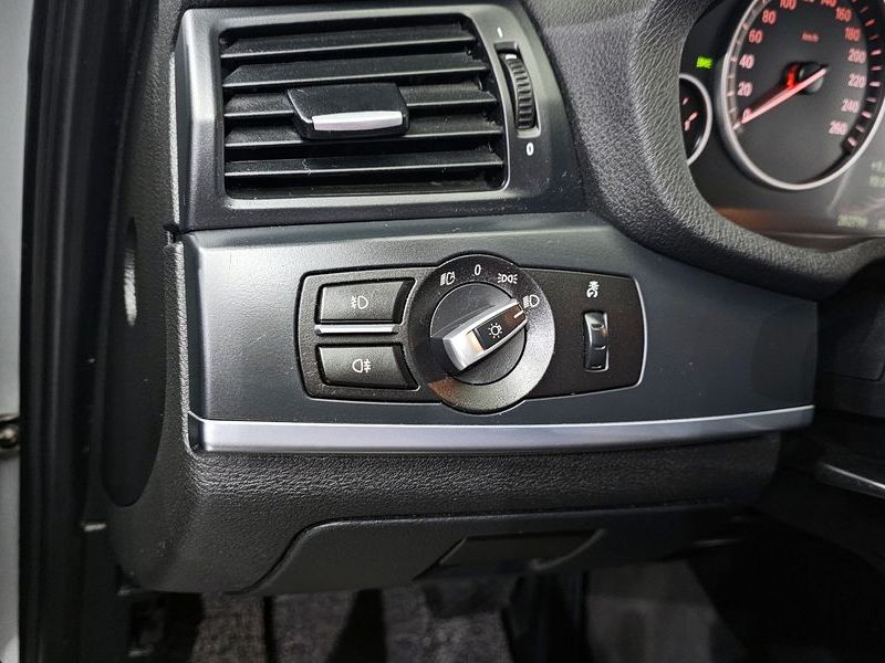 2012 BMW X3 xDrive 20d High photo 16