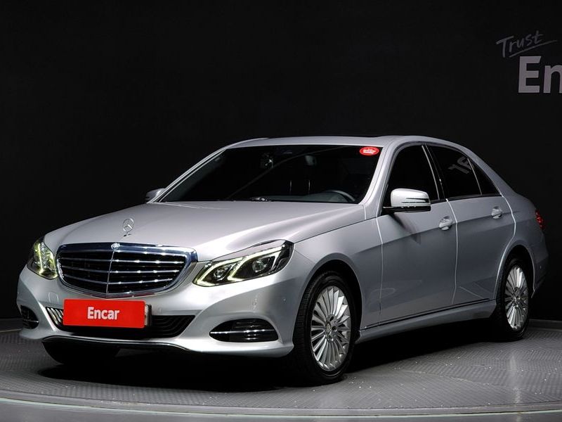 2014 Mercedes-Benz E-Class E200 Elegance photo 1