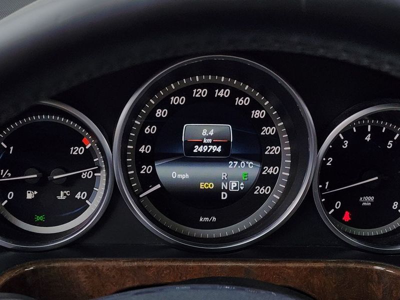2014 Mercedes-Benz E-Class E200 Elegance photo 8
