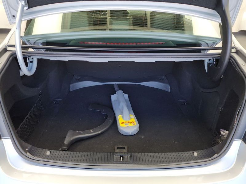 2014 Mercedes-Benz E-Class E200 Elegance photo 20