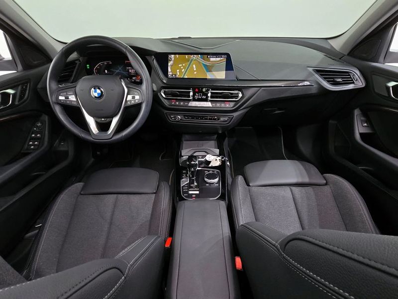 2024 BMW 1시리즈 120i Sports photo 7