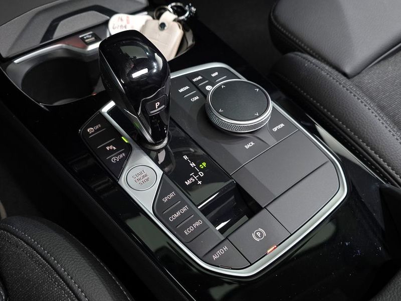 2024 BMW 1시리즈 120i Sports photo 9