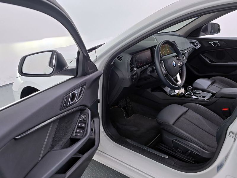 2024 BMW 1시리즈 120i Sports photo 10