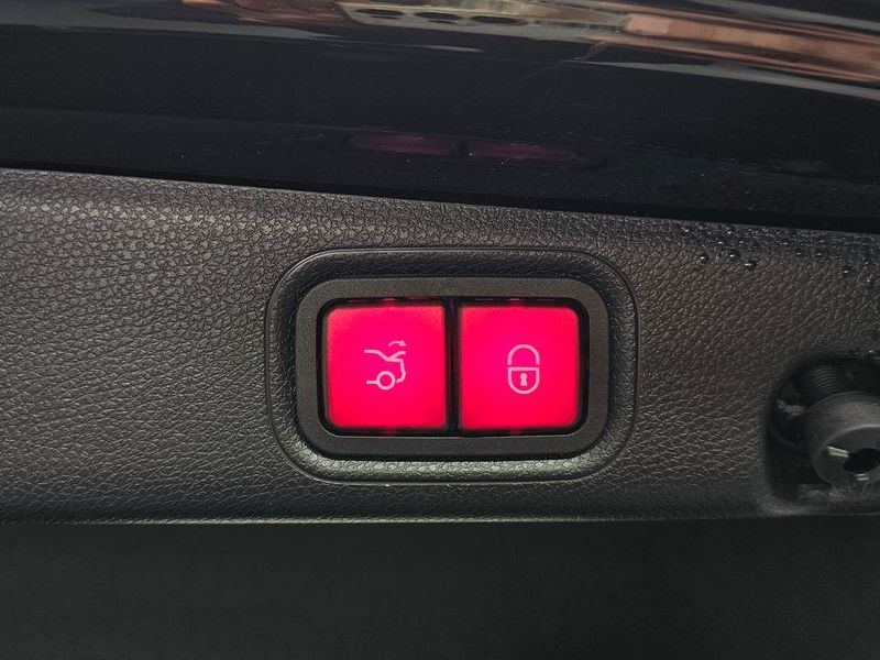 2021 Mercedes-Benz E-Class E250 Exclusive photo 20