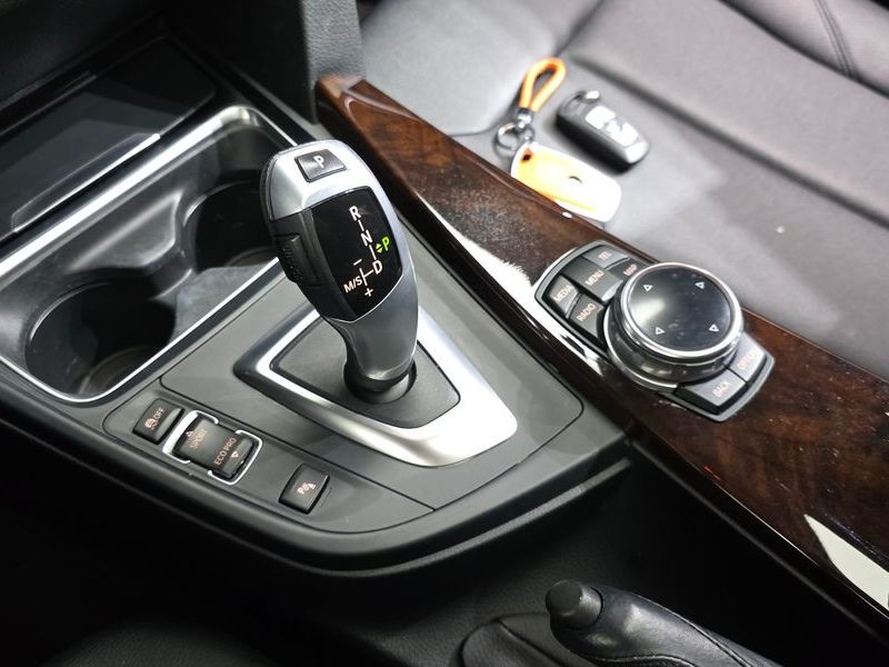2014 BMW 3 Series 320d xDrive photo 9