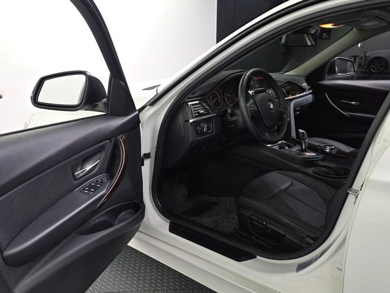2014 BMW 3 Series 320d xDrive photo 10