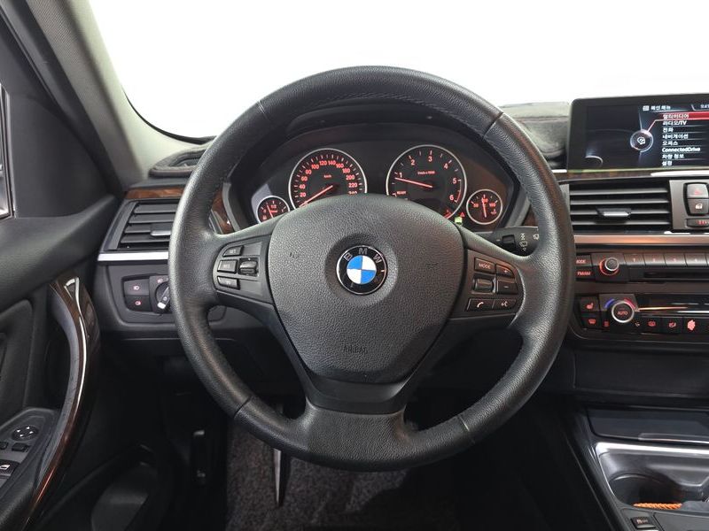 2014 BMW 3 Series 320d xDrive photo 13
