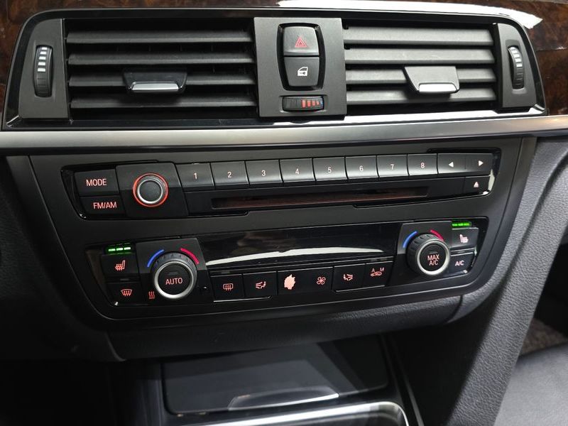2014 BMW 3 Series 320d xDrive photo 17