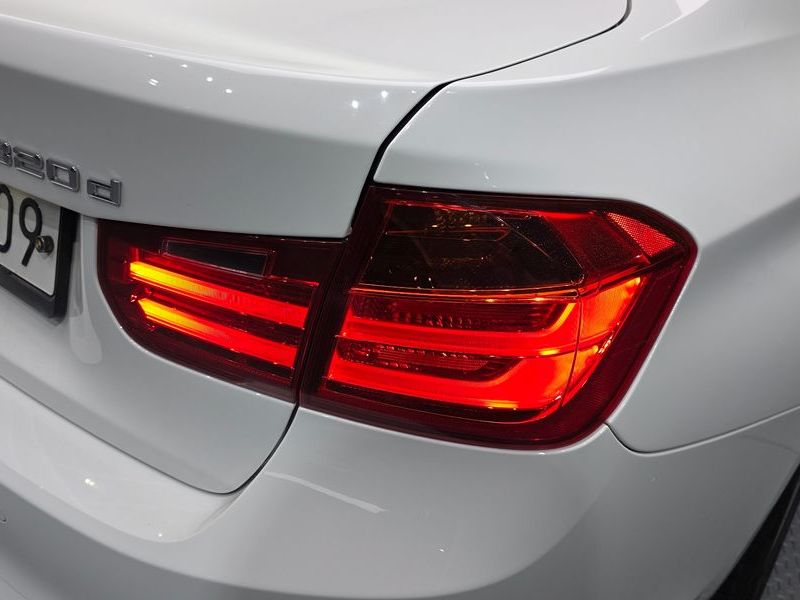 2014 BMW 3 Series 320d xDrive photo 23