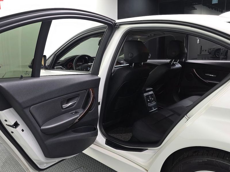 2014 BMW 3 Series 320d xDrive photo 26
