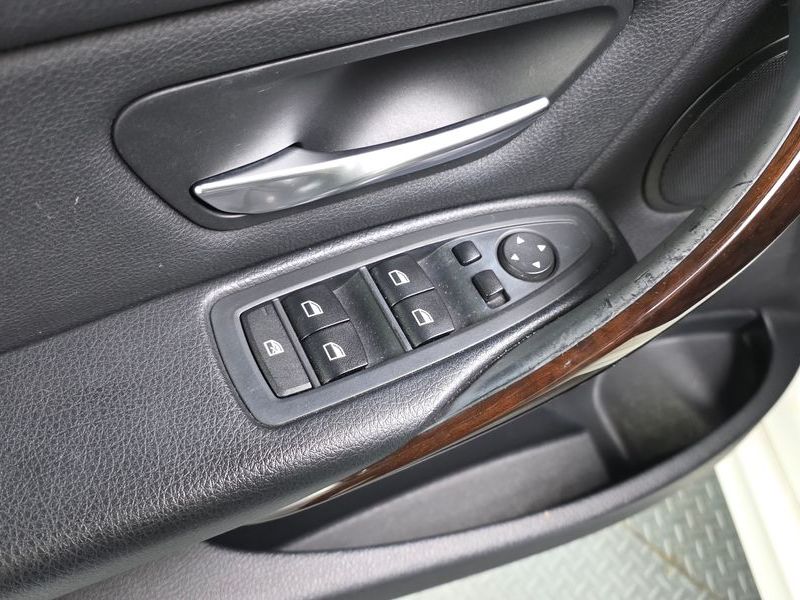 2014 BMW 3 Series 320d xDrive photo 30