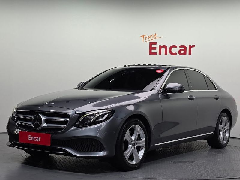 2018 Mercedes-Benz E-Class E220d Avantgarde photo 1