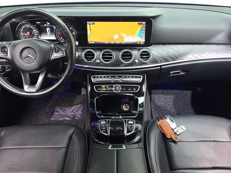 2018 Mercedes-Benz E-Class E220d Avantgarde photo 7