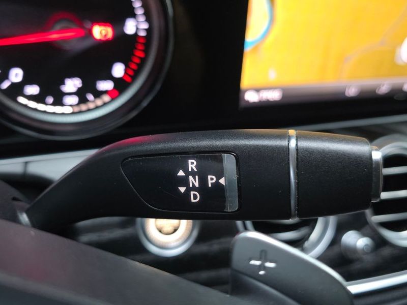 2018 Mercedes-Benz E-Class E220d Avantgarde photo 9