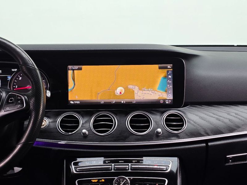 2018 Mercedes-Benz E-Class E220d Avantgarde photo 19