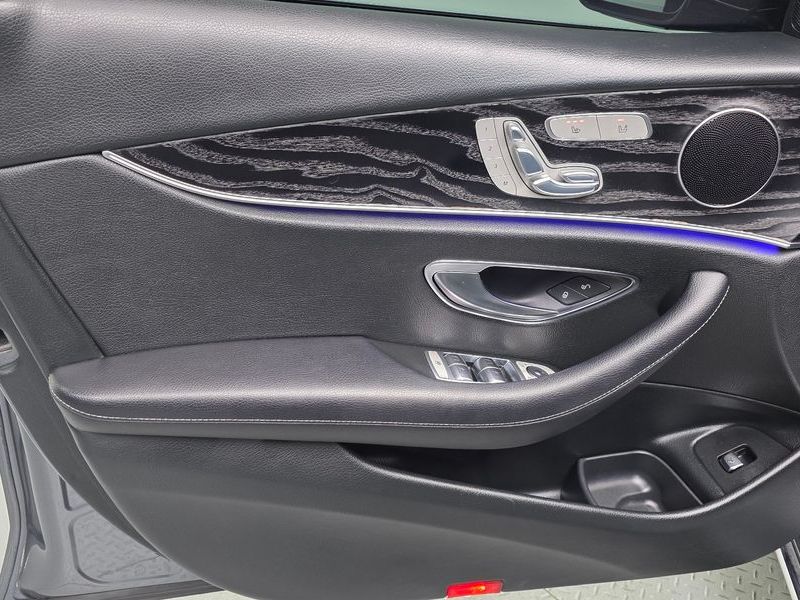 2018 Mercedes-Benz E-Class E220d Avantgarde photo 24
