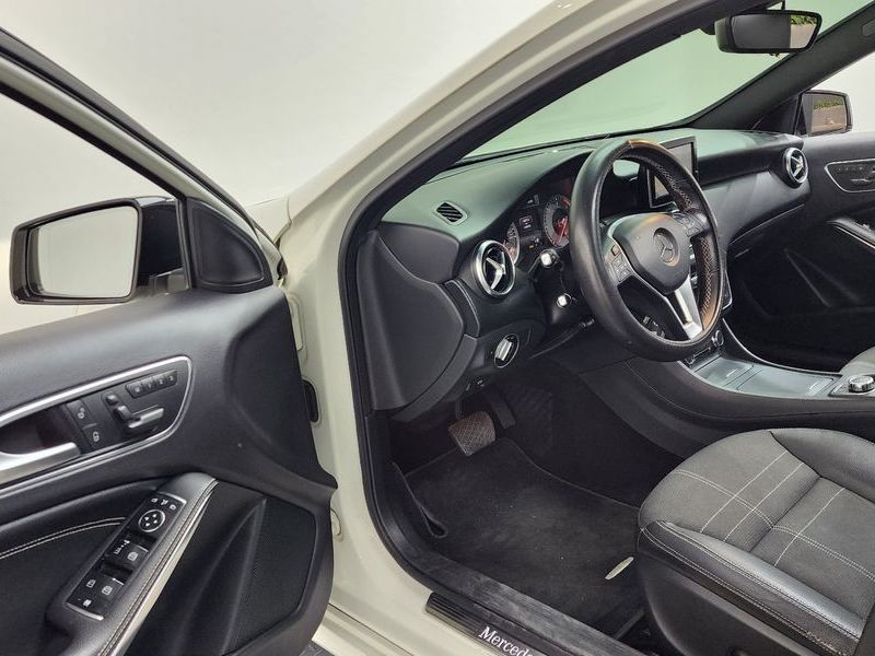 2014 Mercedes-Benz A-Class A200 CDI Night photo 10
