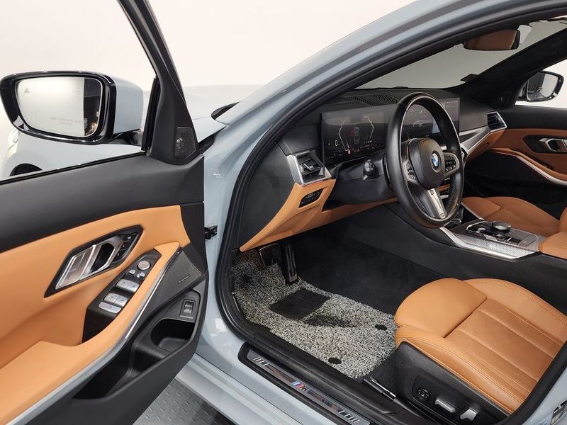2023 BMW 3 Series 320i M Sport photo 10