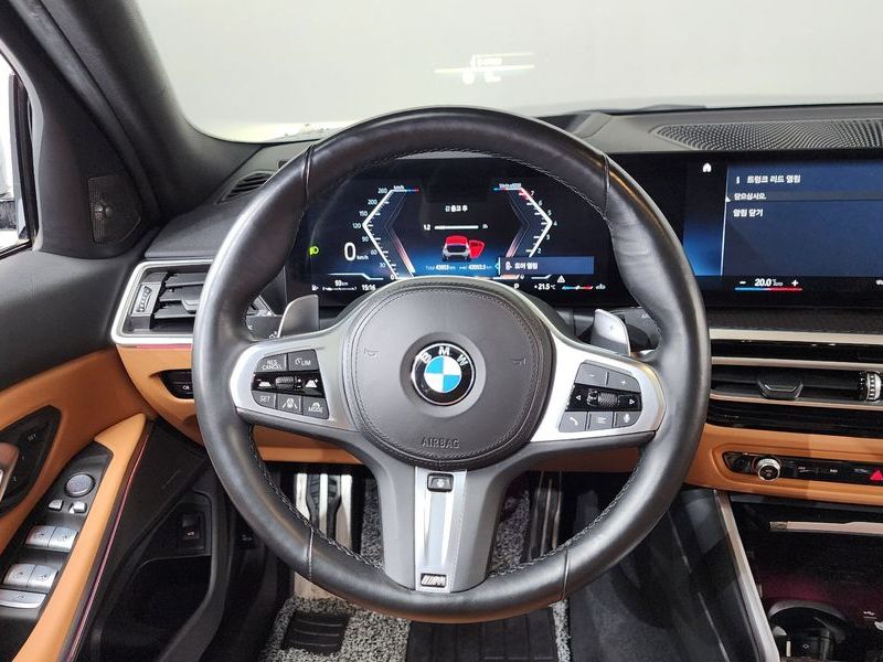 2023 BMW 3 Series 320i M Sport photo 13