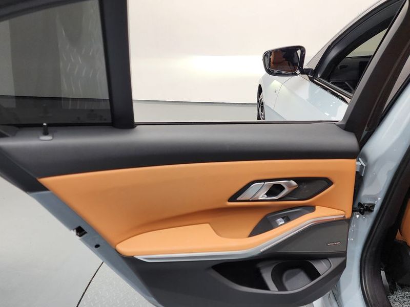 2023 BMW 3 Series 320i M Sport photo 25
