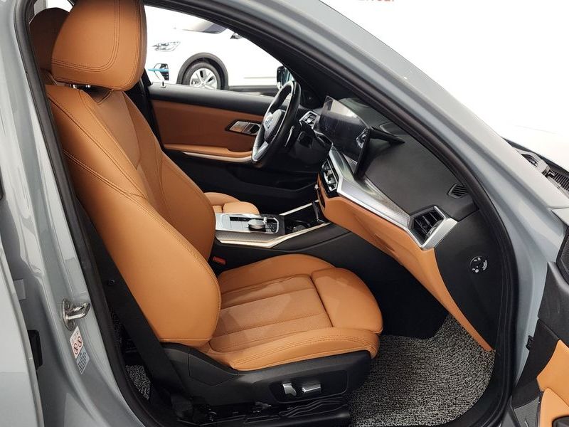2023 BMW 3 Series 320i M Sport photo 26