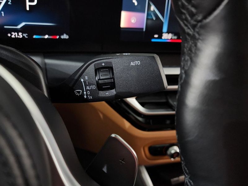 2023 BMW 3 Series 320i M Sport photo 29