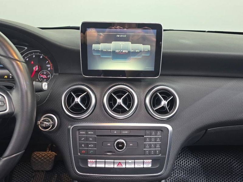 2016 Mercedes-Benz A-Class A200 photo 13