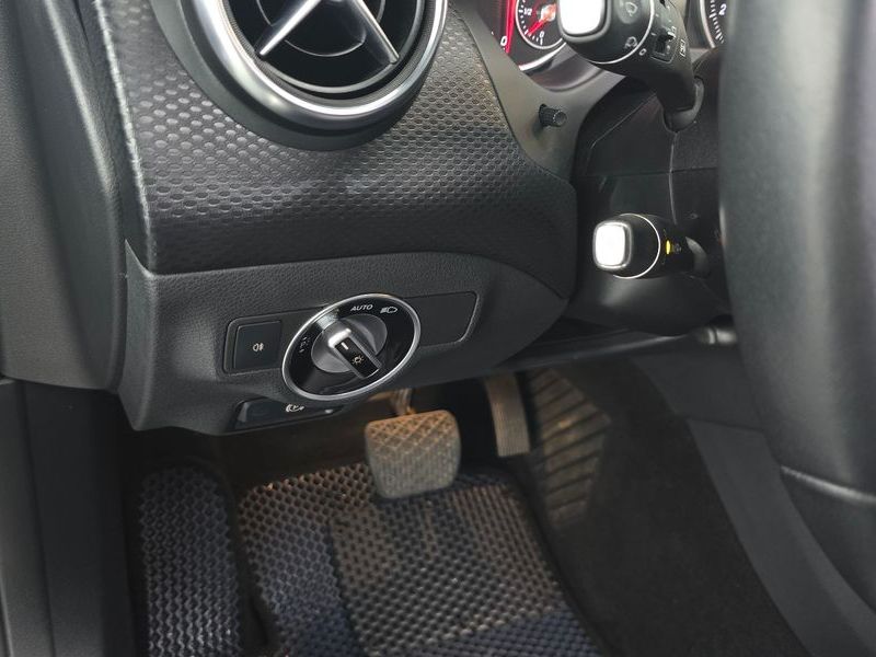2016 Mercedes-Benz A-Class A200 photo 18