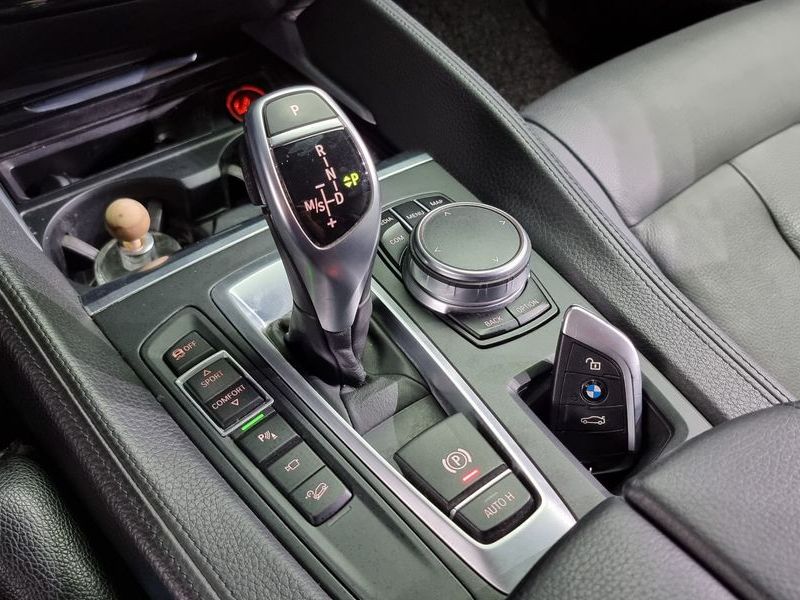 2017 BMW X6 xDrive 30d photo 9