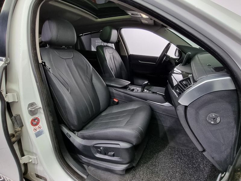 2017 BMW X6 xDrive 30d photo 10