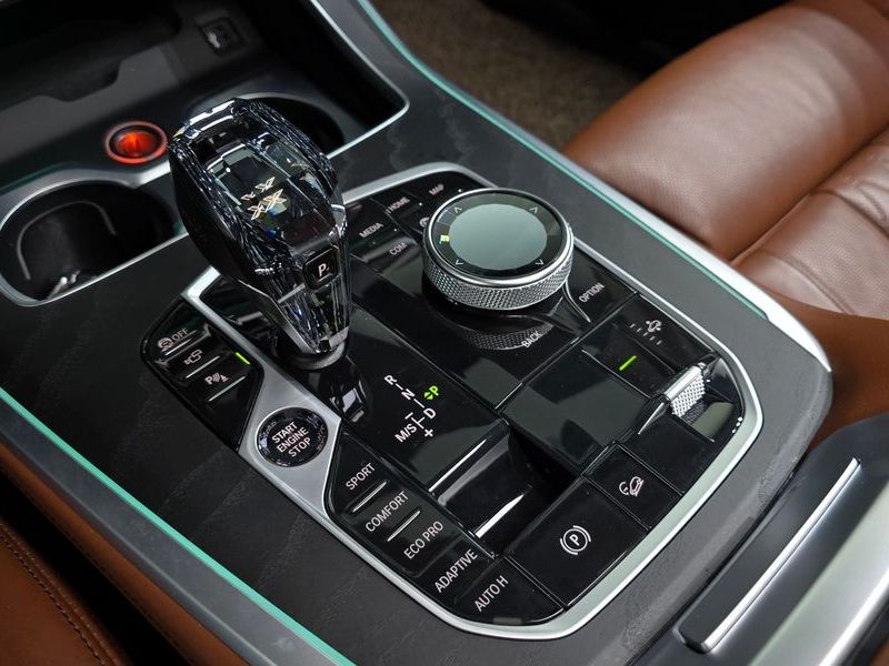 2022 BMW X7 xDrive 40d Design Pure Excellence 6-Seater photo 9