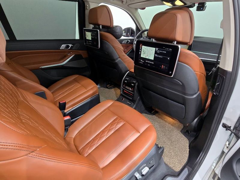2022 BMW X7 xDrive 40d Design Pure Excellence 6-Seater photo 12