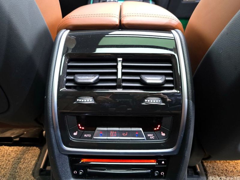 2022 BMW X7 xDrive 40d Design Pure Excellence 6-Seater photo 19