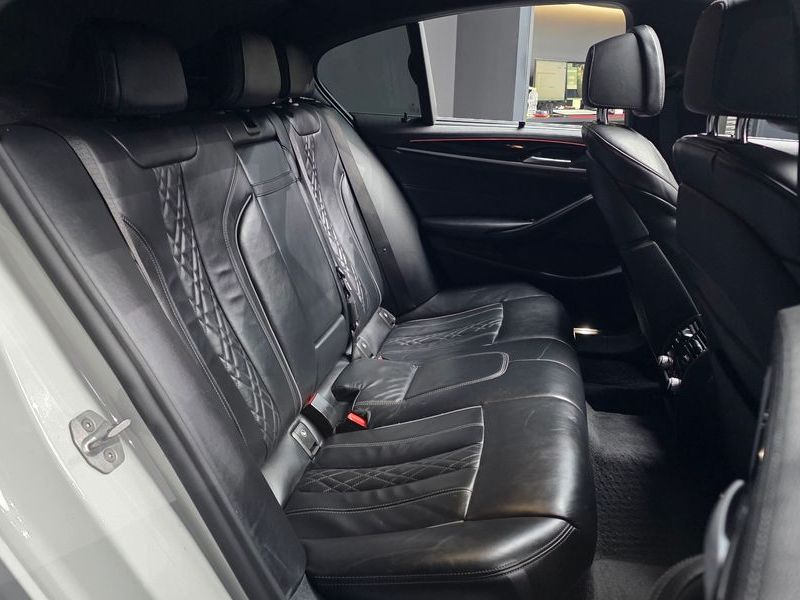 2020 BMW 5 Series 520d M Sport Package Plus photo 12