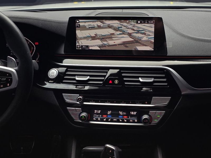 2020 BMW 5 Series 520d M Sport Package Plus photo 15
