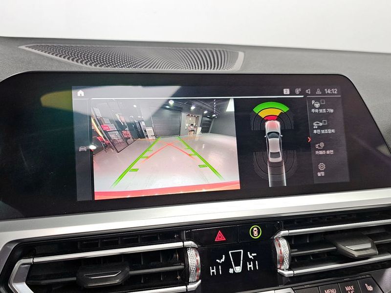 2021 BMW 3 Series 320d M Sport photo 17