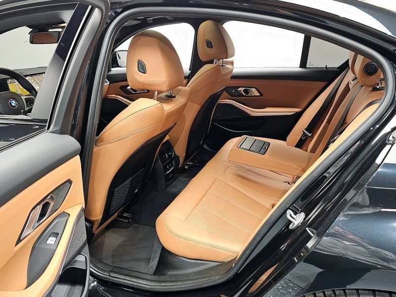 2023 BMW 3 Series 320d M Sport photo 11