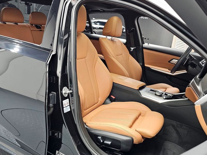 2023 BMW 3 Series 320d M Sport photo 12