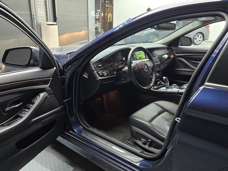 2013 BMW 5 Series 520d photo 10