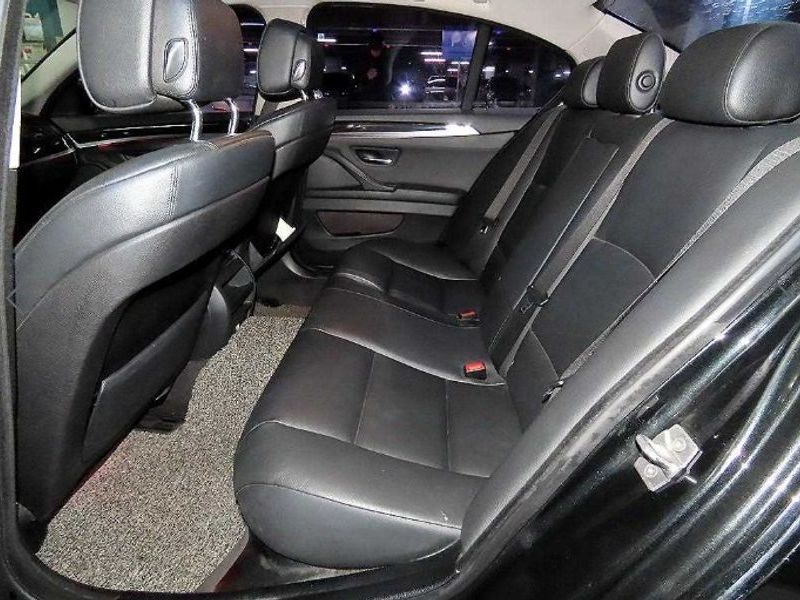 2012 BMW 5 Series 528i photo 7