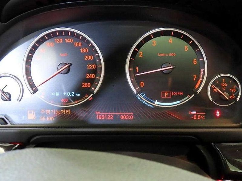 2012 BMW 5 Series 528i photo 9