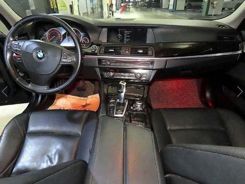 2012 BMW 5 Series 528i photo 10