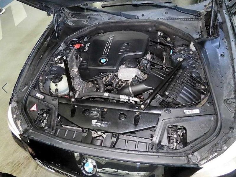 2012 BMW 5 Series 528i photo 19