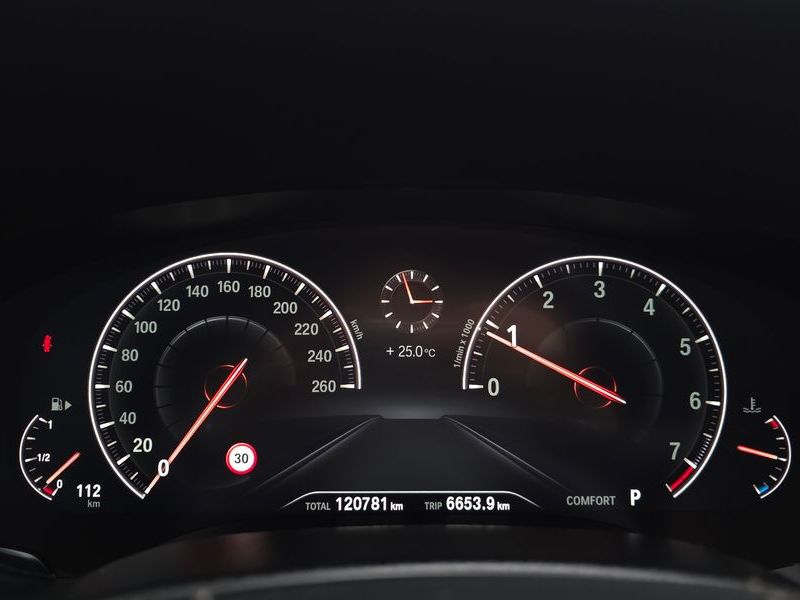 2019 BMW 5 Series 530i xDrive Luxury Plus photo 8