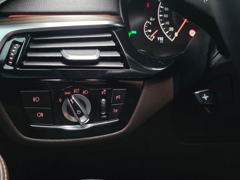 2019 BMW 5 Series 530i xDrive Luxury Plus photo 14