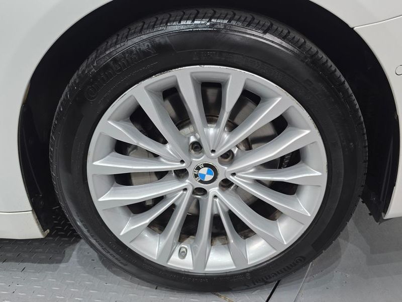 2019 BMW 5 Series 530i xDrive Luxury Plus photo 21