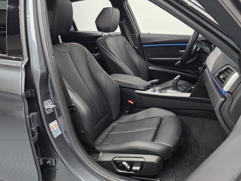 2018 BMW 3 Series 320i M Sport photo 12