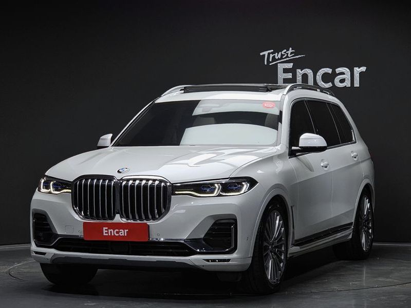 2022 BMW X7 xDrive 40i Design Pure Excellence 7-Seater photo 1