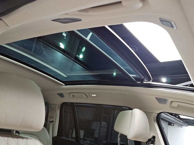 2022 BMW X7 xDrive 40i Design Pure Excellence 7-Seater photo 18